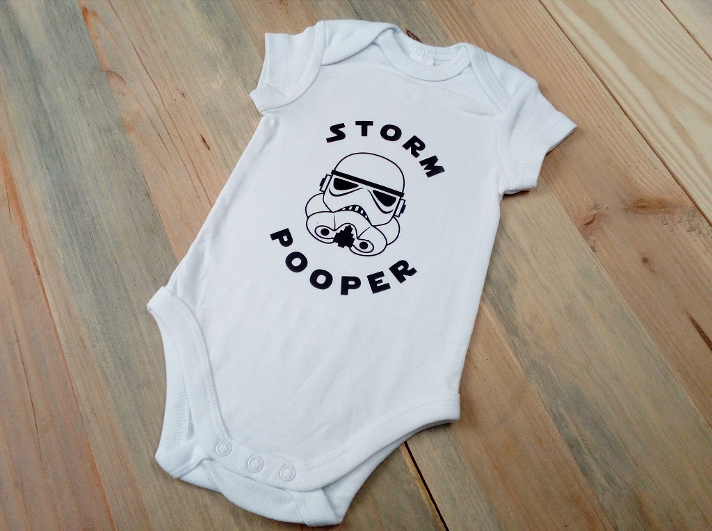 flocage t-shirt thermocollant body bébé personnalisation animation fabrication numérique silhouette cameo storm pooper star wars
